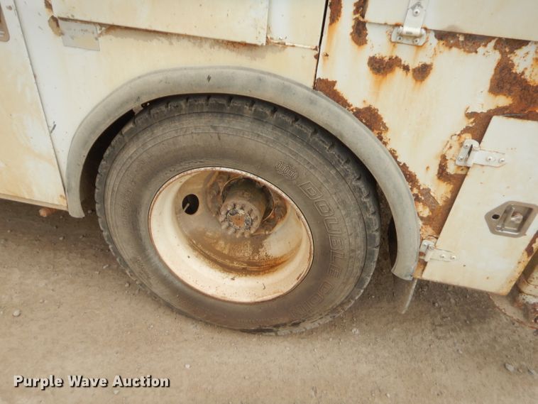 image for item GN9453 1998 Chevrolet C7500  service truck