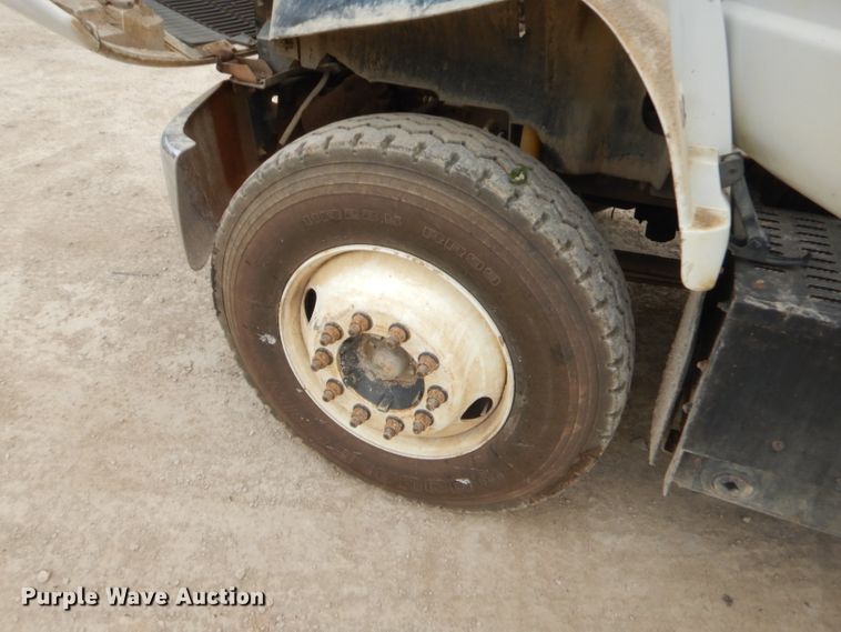 image for item GN9453 1998 Chevrolet C7500  service truck