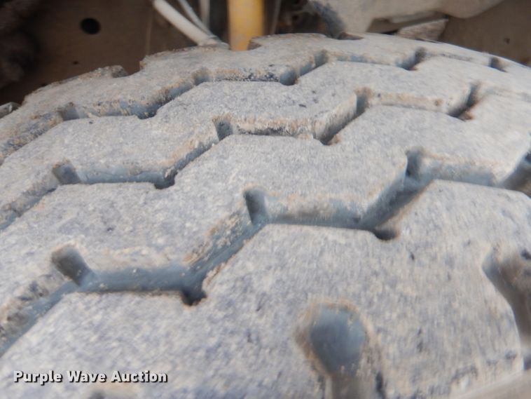 image for item GN9453 1998 Chevrolet C7500  service truck