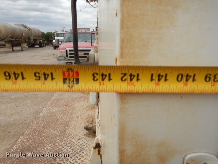 image for item GN9453 1998 Chevrolet C7500  service truck