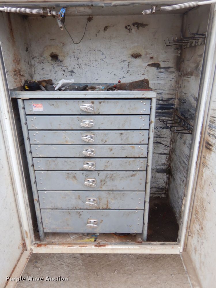 image for item GN9453 1998 Chevrolet C7500  service truck