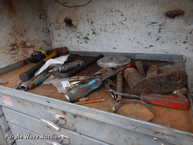 image for item GN9453 1998 Chevrolet C7500  service truck