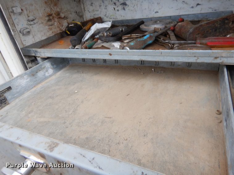 image for item GN9453 1998 Chevrolet C7500  service truck