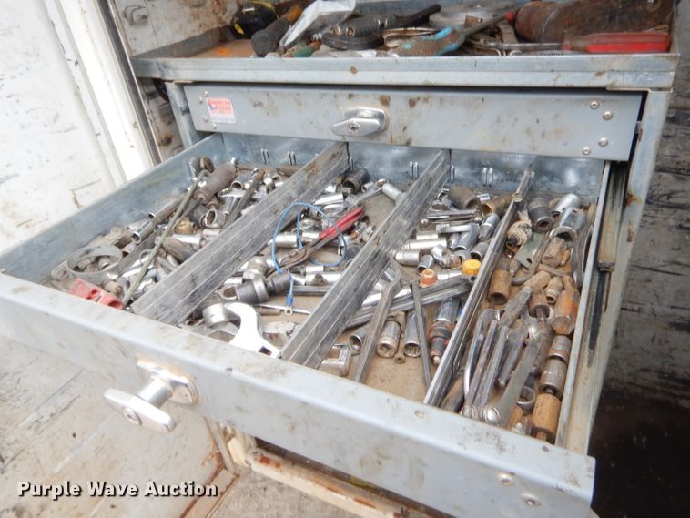 image for item GN9453 1998 Chevrolet C7500  service truck