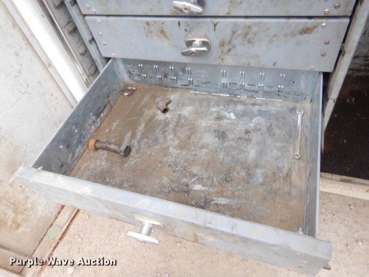 image for item GN9453 1998 Chevrolet C7500  service truck