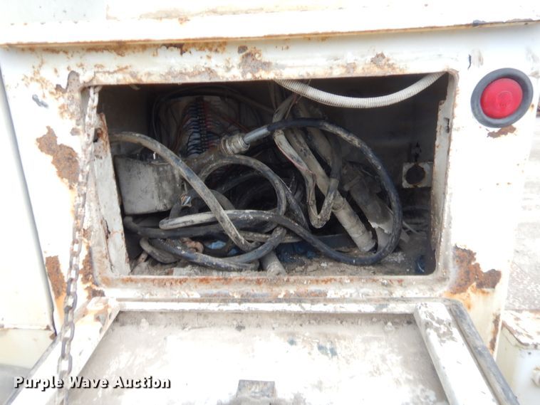 image for item GN9453 1998 Chevrolet C7500  service truck