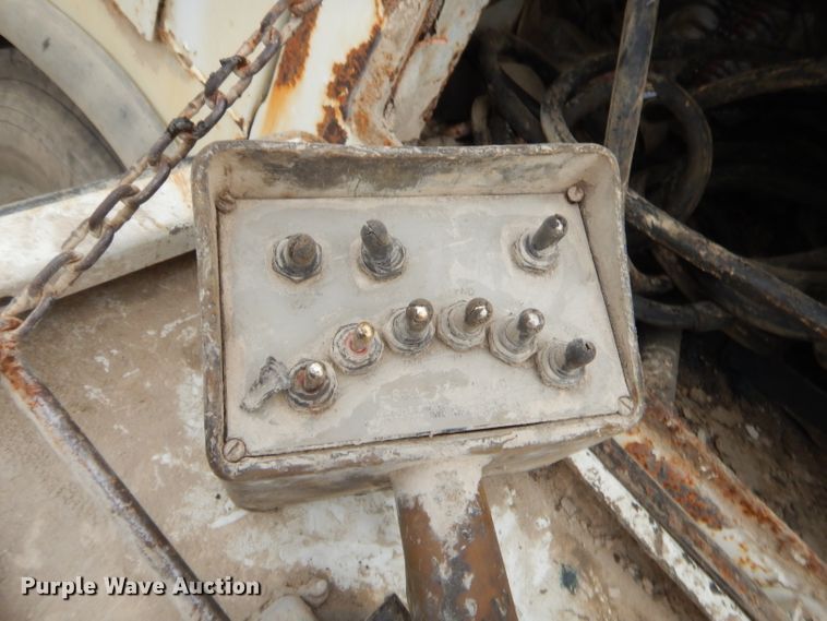 image for item GN9453 1998 Chevrolet C7500  service truck