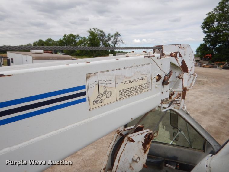 image for item GN9453 1998 Chevrolet C7500  service truck