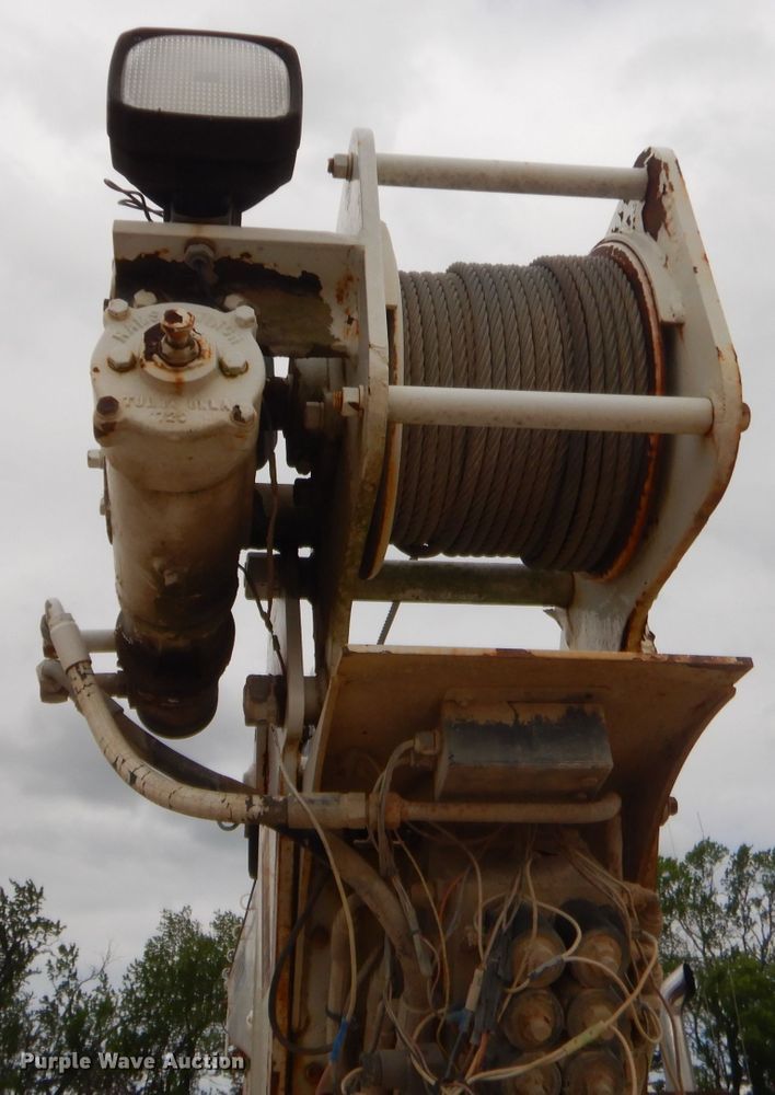 image for item GN9453 1998 Chevrolet C7500  service truck