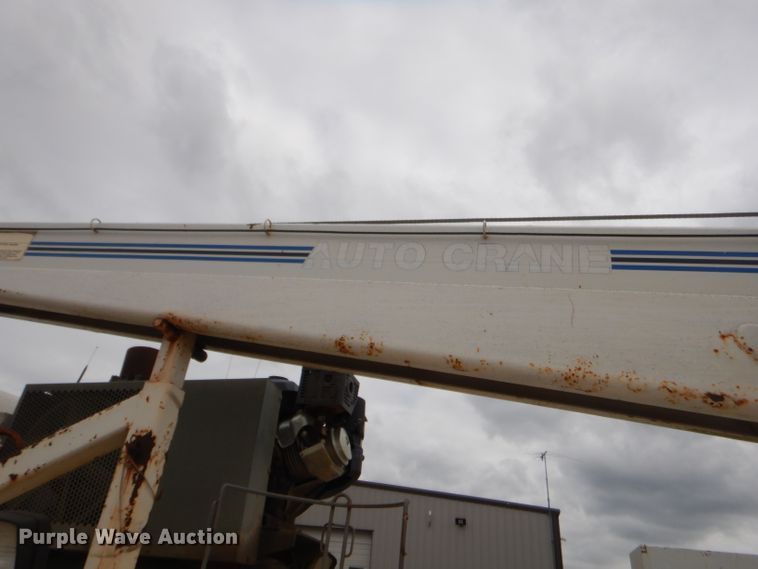 image for item GN9453 1998 Chevrolet C7500  service truck