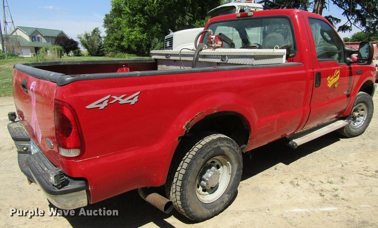 image for item GQ9024 2004 Ford F250 Super Duty  pickup truck