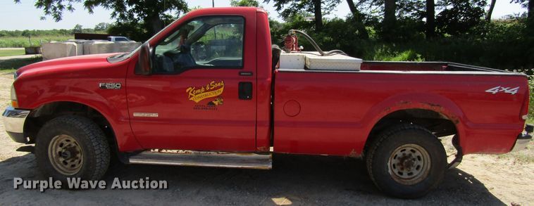 image for item GQ9024 2004 Ford F250 Super Duty  pickup truck