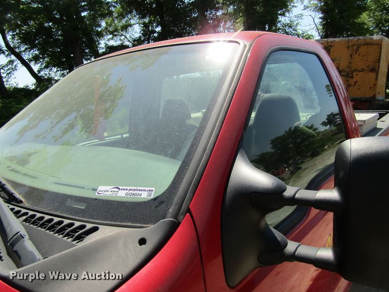 image for item GQ9024 2004 Ford F250 Super Duty  pickup truck