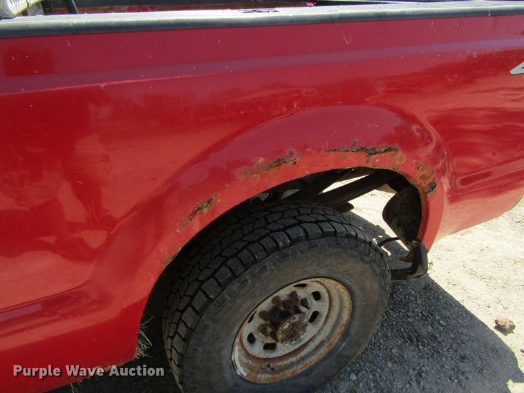 image for item GQ9024 2004 Ford F250 Super Duty  pickup truck