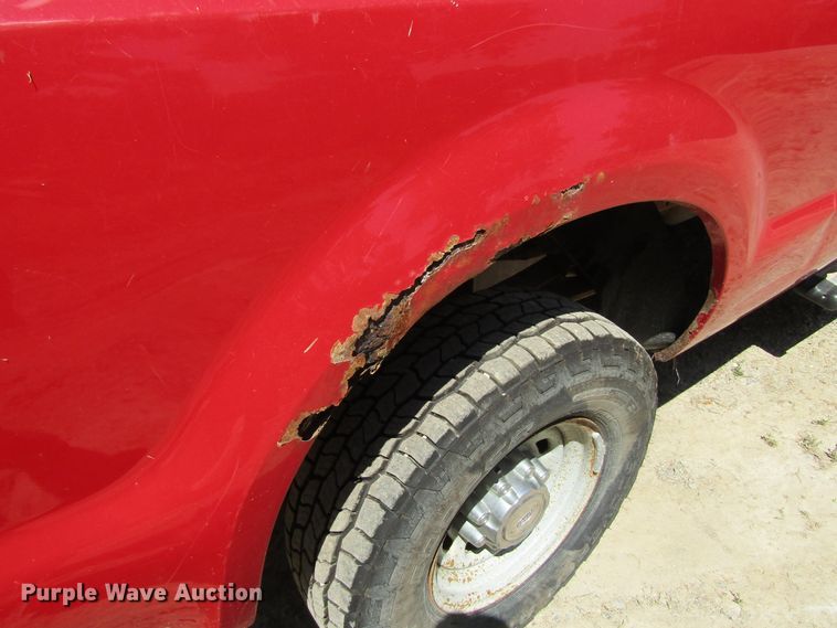 image for item GQ9024 2004 Ford F250 Super Duty  pickup truck