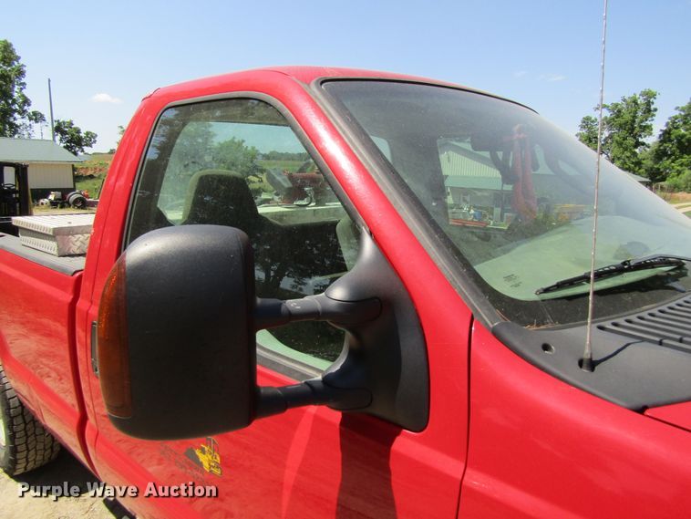 image for item GQ9024 2004 Ford F250 Super Duty  pickup truck