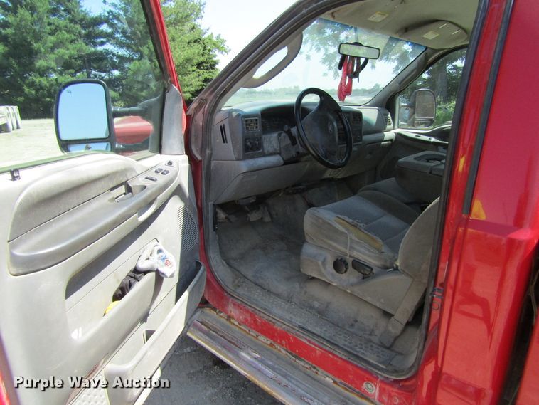 image for item GQ9024 2004 Ford F250 Super Duty  pickup truck