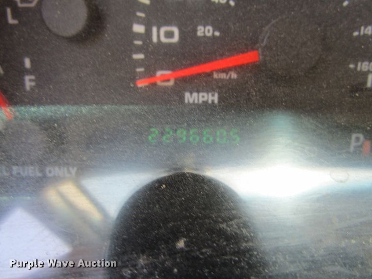 image for item GQ9024 2004 Ford F250 Super Duty  pickup truck