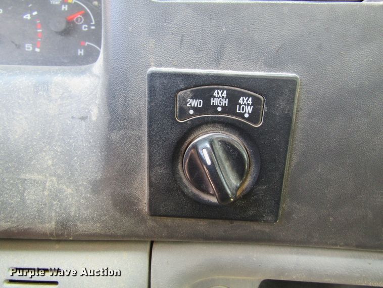 image for item GQ9024 2004 Ford F250 Super Duty  pickup truck