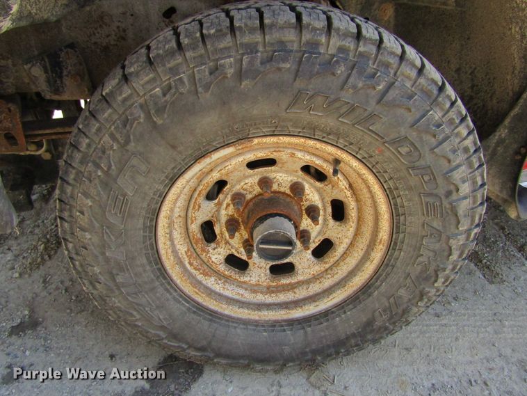 image for item GQ9024 2004 Ford F250 Super Duty  pickup truck