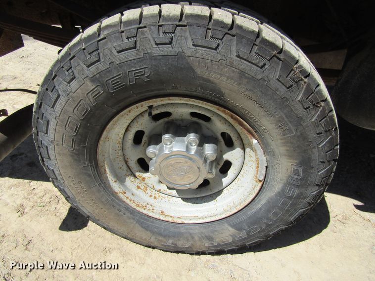 image for item GQ9024 2004 Ford F250 Super Duty  pickup truck