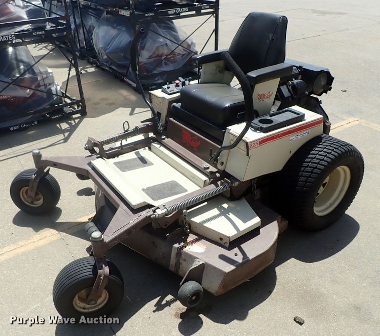 image for item GR9215 Grasshopper 225 ZTR lawn mower