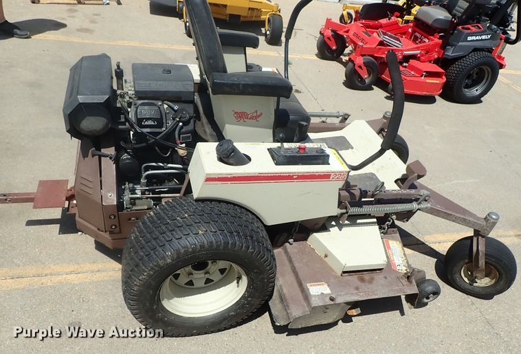 image for item GR9215 Grasshopper 225 ZTR lawn mower