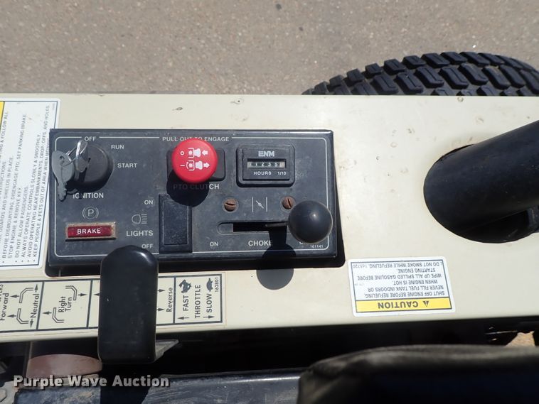 image for item GR9215 Grasshopper 225 ZTR lawn mower