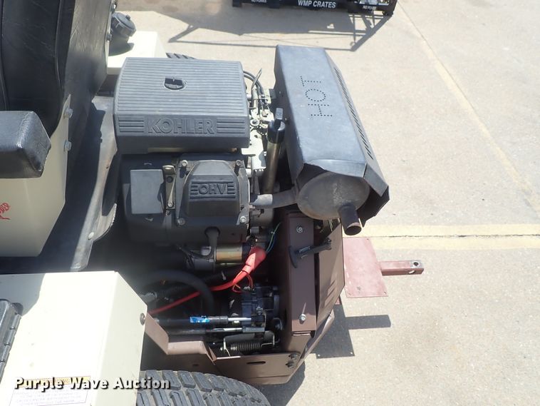 image for item GR9215 Grasshopper 225 ZTR lawn mower