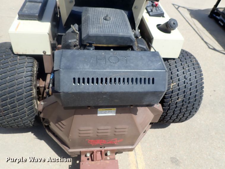 image for item GR9215 Grasshopper 225 ZTR lawn mower