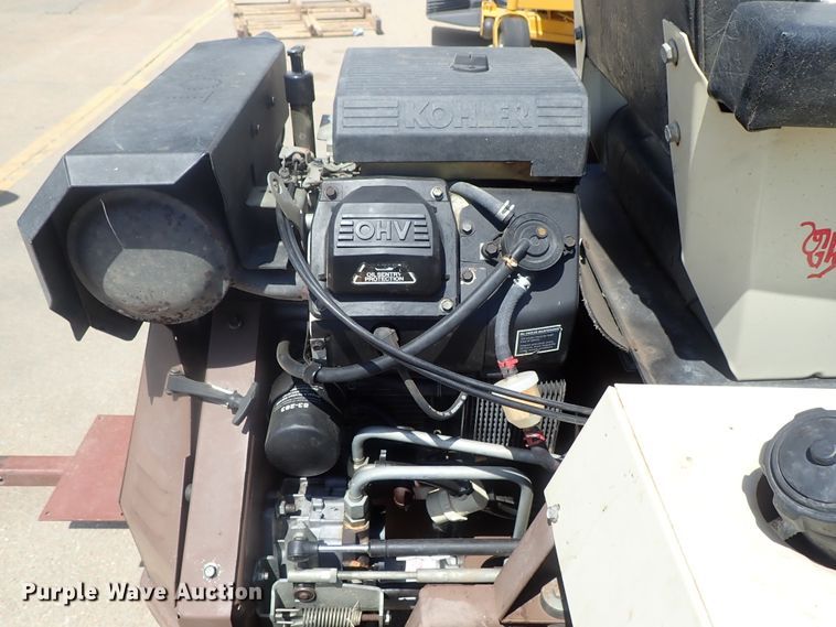 image for item GR9215 Grasshopper 225 ZTR lawn mower