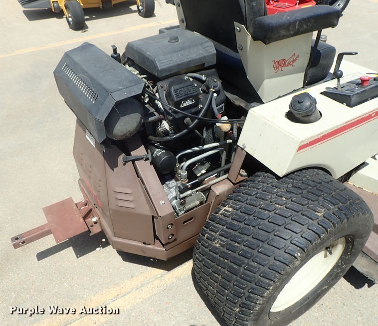 image for item GR9215 Grasshopper 225 ZTR lawn mower