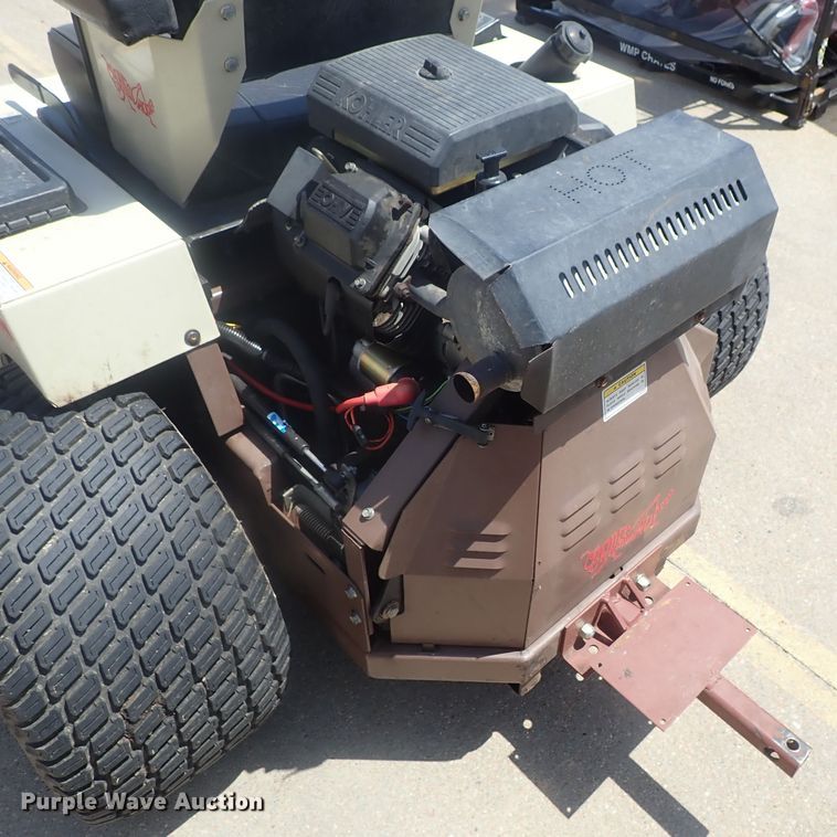 image for item GR9215 Grasshopper 225 ZTR lawn mower