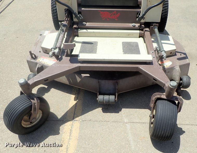 image for item GR9215 Grasshopper 225 ZTR lawn mower