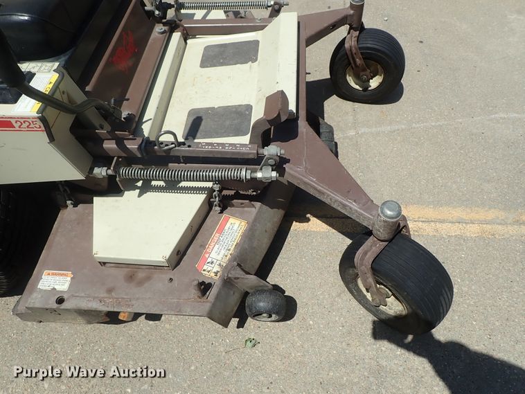 image for item GR9215 Grasshopper 225 ZTR lawn mower