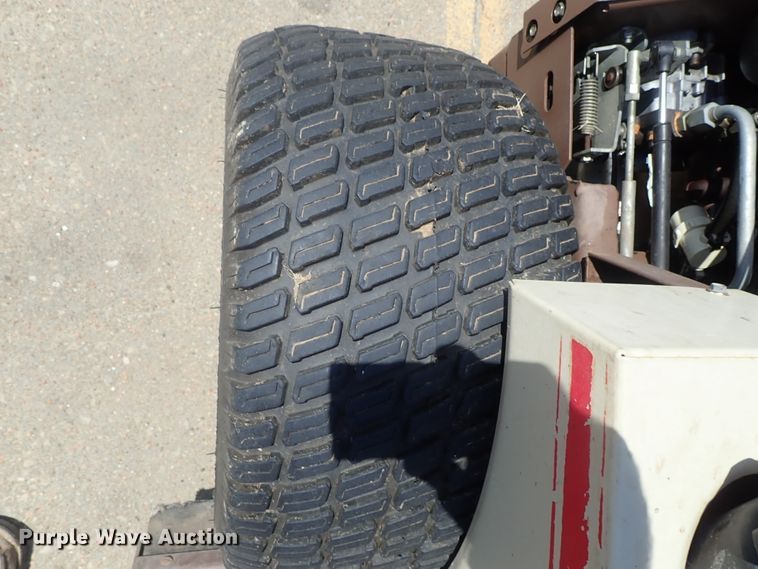 image for item GR9215 Grasshopper 225 ZTR lawn mower