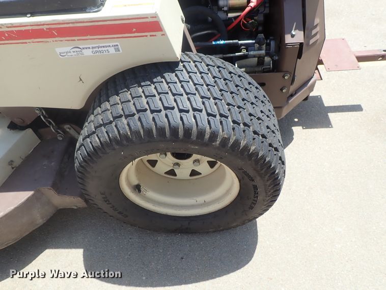 image for item GR9215 Grasshopper 225 ZTR lawn mower