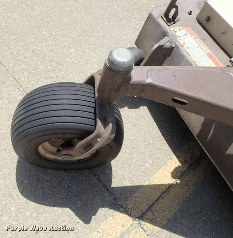 image for item GR9215 Grasshopper 225 ZTR lawn mower