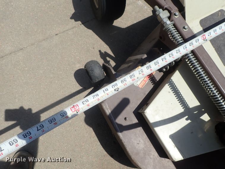 image for item GR9215 Grasshopper 225 ZTR lawn mower