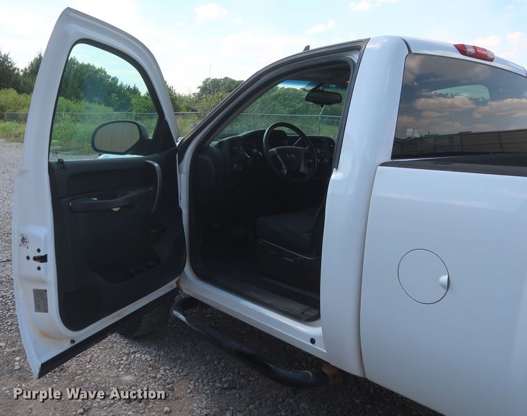 image for item GS9977 2013 Chevrolet Silverado 2500HD LT  pickup truck