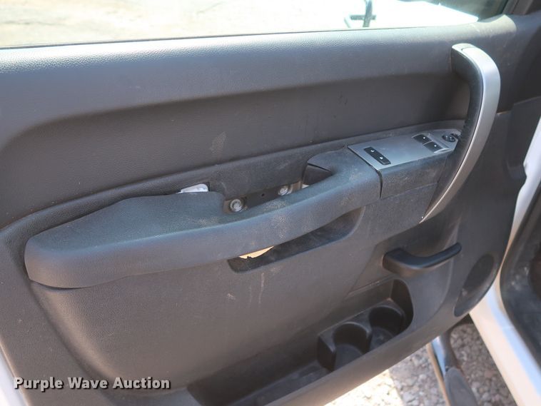 image for item GS9977 2013 Chevrolet Silverado 2500HD LT  pickup truck