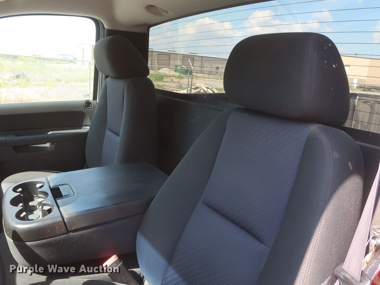 image for item GS9977 2013 Chevrolet Silverado 2500HD LT  pickup truck