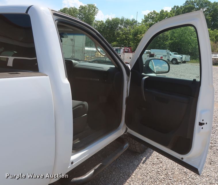 image for item GS9977 2013 Chevrolet Silverado 2500HD LT  pickup truck