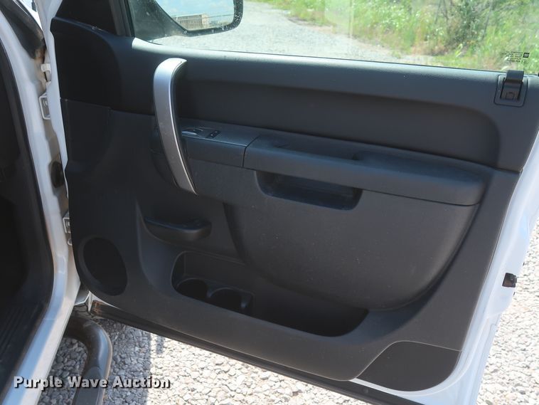 image for item GS9977 2013 Chevrolet Silverado 2500HD LT  pickup truck