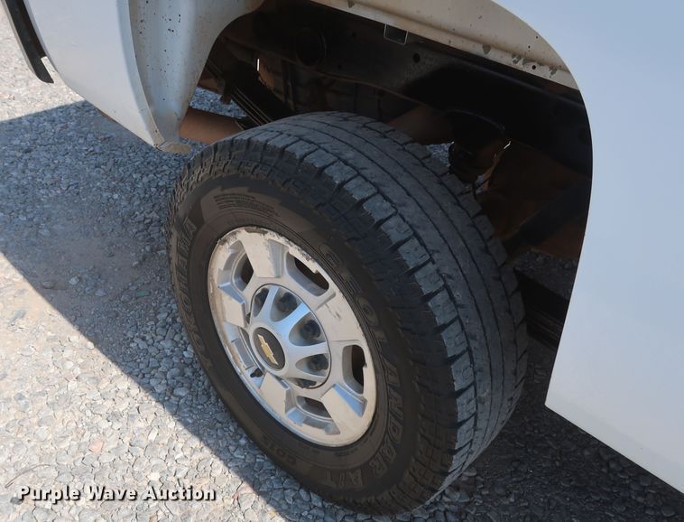 image for item GS9977 2013 Chevrolet Silverado 2500HD LT  pickup truck