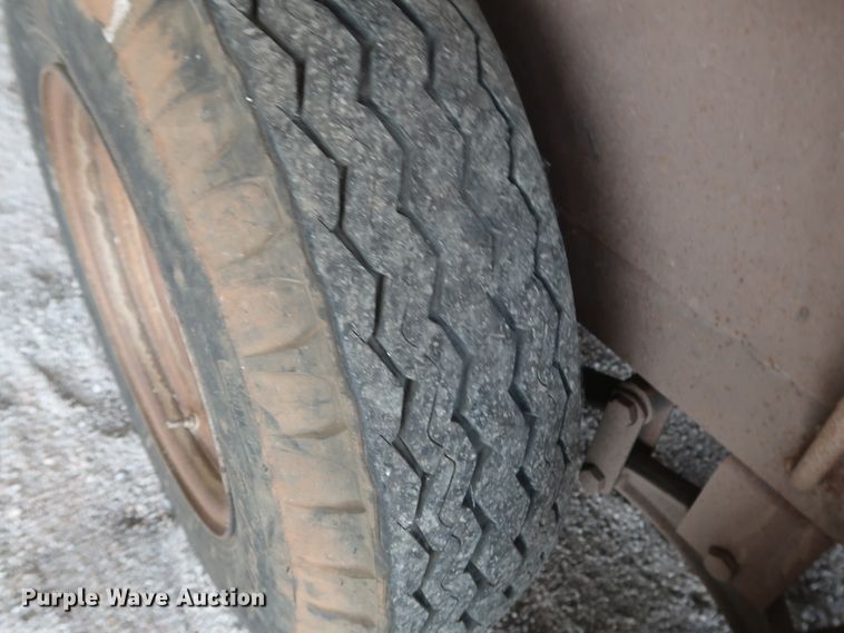 image for item GS9980 1999 L&M utility trailer