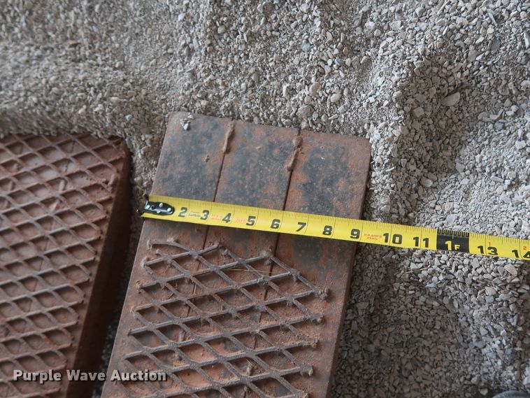 image for item GS9980 1999 L&M utility trailer