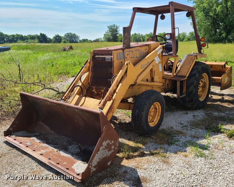 image for item GT9051 1984 Case 480LL  landscape tractor