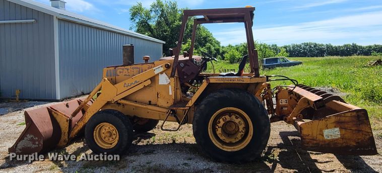 image for item GT9051 1984 Case 480LL  landscape tractor