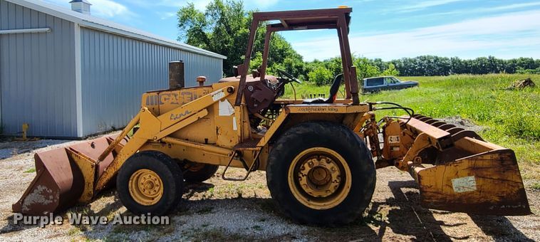 image for item GT9051 1984 Case 480LL  landscape tractor